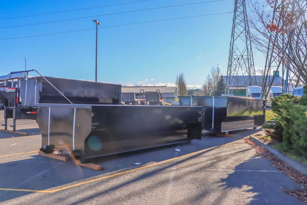 Professional dumpster rental and junk removal service in Buenaventura Lakes